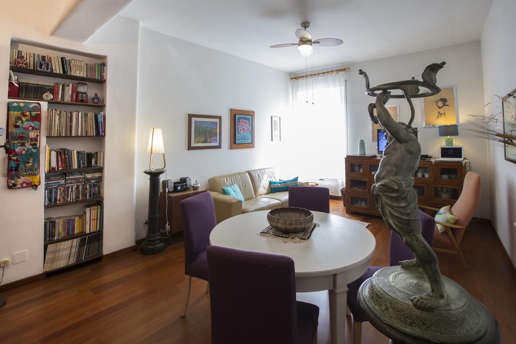 Living In San Peter Apartment Rome Room photo